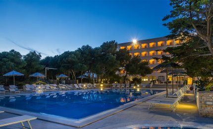 Compri un libro e Caroli Hotels ti regala un buono sconto vacanza