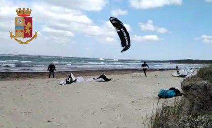 Stavano praticando  kite-surf a Punta Pizzo, sanzionati tre giovani salentini