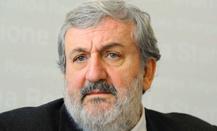COVID-19. "Tenere a freno l’epidemia parallelamente alla progressiva ripartenza". Emiliano emana un'Ordinanza 