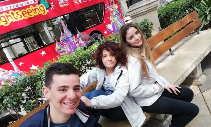 "Auguri speciali per i vostri 18 anni"
