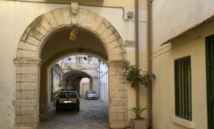 Si impossessa illegittimamente di un'abitazione comunale nel centro antico. Galatinese denunciato a piede libero