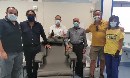 Efficienza Energia offre una poltrona elettrica per donazione di sangue all'Ospedale di Galatina