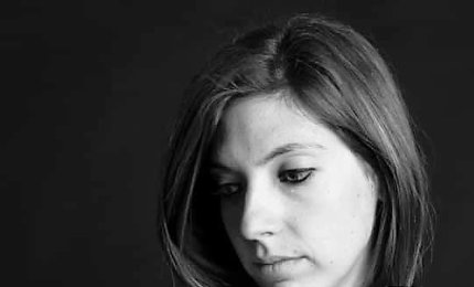 Roxy (Maria Rosaria Cretì), giovane musicista galatinese, è fra i tre finalisti del NYCA, un prestigioso concorso mondiale che si svolge a New York