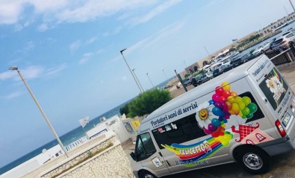 A disposizione della nonnina e di chi ne abbia bisogno il taxi sociale del territorio