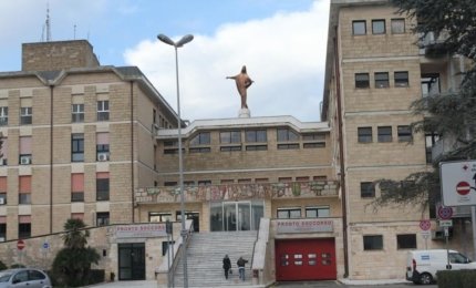 "Non si possono chiudere in fretta tutti i reparti, non ci si ammala solo di covid-19"