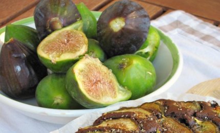 Torta ai fichi con farina di carruba