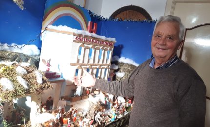 &quot;Credo che Gesù Bambino nasca proprio nei luoghi in cui c’è la sofferenza più vera e profonda&quot;. Il presepe di Gerardo Aprile al tempo del coronavirus