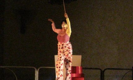Le coreografie di 'Oistros' fanno sognare piazza Galluccio