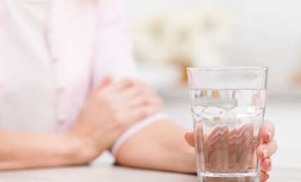 Bere poca acqua può danneggiare gli occhi