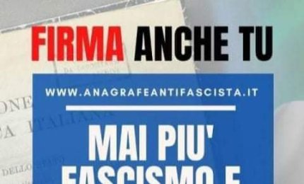 Una firma per la proposta di legge popolare contro la propaganda fascista e nazista