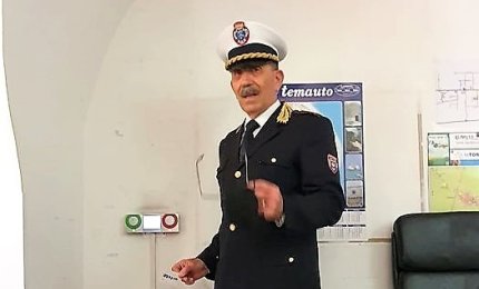 Giuseppe Notaro, vigile gentile, va in pensione