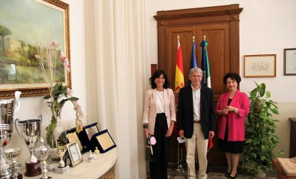 L'Ambasciatore di Spagna in visita al 'Capece'