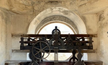 "L'orologio è al suo posto ed è in via di restauro"