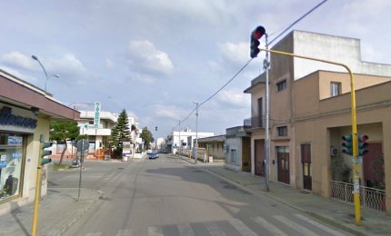Auto contro veranda in via Gallipoli. Incidenti a ripetizione lungo l'arteria 