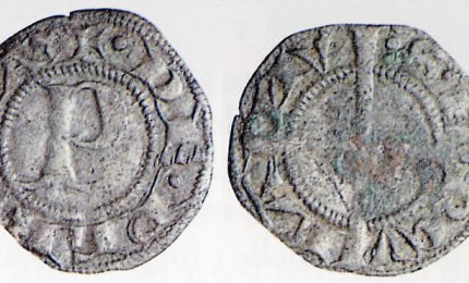 Vi gettò due spiccioli, cioè un quattrino