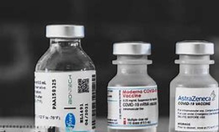 In Puglia gli ultrasessantenni possono già prenotarsi per ricevere la terza dose 