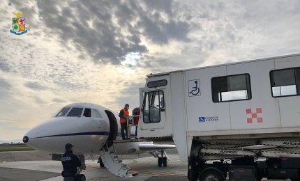 Missione salvavita di un Falcon dell'Aeronautica Militare da Lamezia Terme a Ciampino  con a bordo un bambino di 10 anni