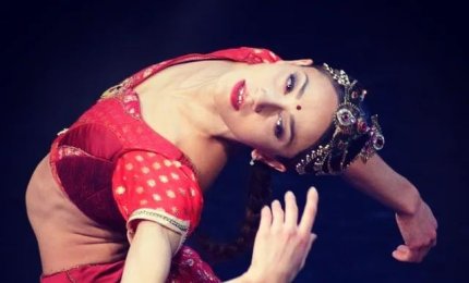 Nicoletta Manni è Nikiya nella coreografia de 'La Bayadère' di Nureyev