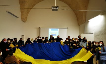 A Galatina un flash mob in solidarietà alle donne e al popolo ucraino martoriato dalla guerra