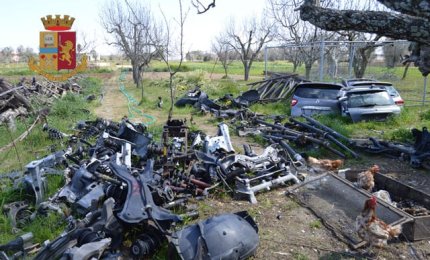 Ai domiciliari due autodemolitori abusivi scoperti a Cutrofiano dalla Polizia di stato di Galatina e Lecce