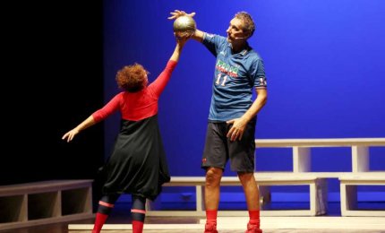Andrea Zorzi in scena al Politeama con "La leggenda del pallavolista volante"