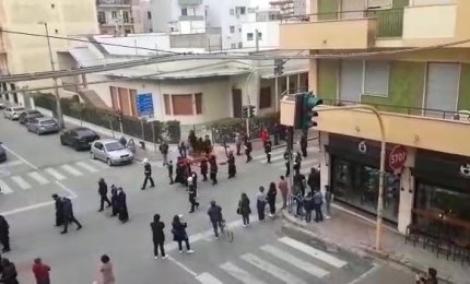 Dopo due anni l'Addolorata e il Cristo morto sono tornati a percorrere le vie di Galatina