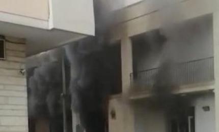 Fuoco nella Rosticceria Moscara, paura in via Roma a Galatina