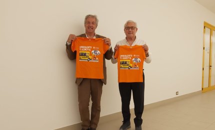 “Cosa voglio fare da grande”, i bambini del Polo 2 di Galatina ricevono la maglietta di Unisalento prodotta da Barbetta