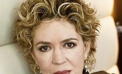Petra Reski, "Lasciate quel lenzuolo appeso sull'Orologio!"