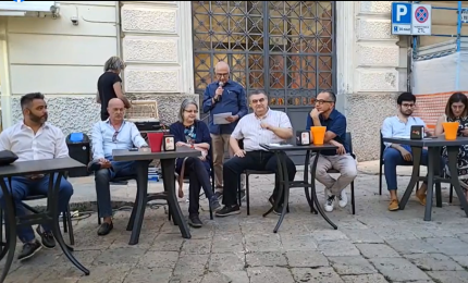 "Non dobbiamo cedere ad alcun tipo di vessazione da parte di qualche politicante senza scrupoli e coscienza"