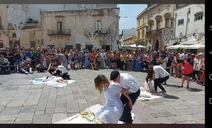 A Galatina tornano in piazza San Pietro le 'tarantate' e c'è anche il Sindaco