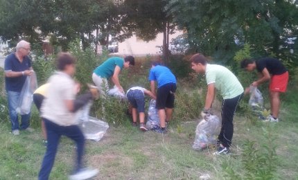 'I ragazzi di via Tito Livio' fanno sloggiare i topi ed apparire un campo di calcetto