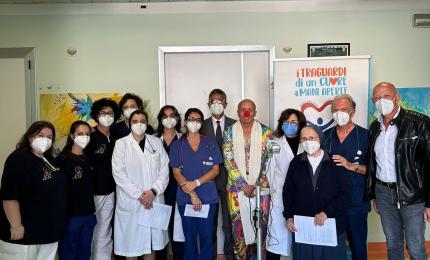 L'Associazione Cuore e mani aperte dona un rilevatore di vene alla Pediatria del Fazzi