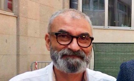 &quot;Si dimetta!&quot;