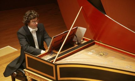 Il clavicembalo di Michele Benuzzi suona per 'I Concerti del Chiostro'