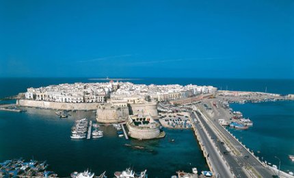 Da Milano a Gallipoli per affittare via internet case inesistenti, denunciate sei persone