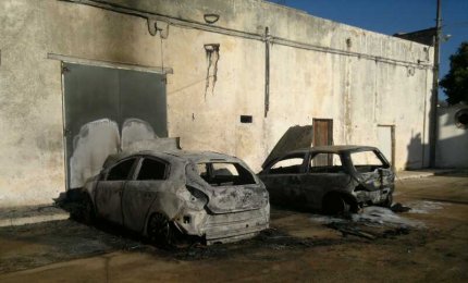 A fuoco due auto in Largo Milano