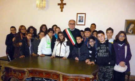 La seconda A del Polo 2 di Noha ricevuta dal Sindaco