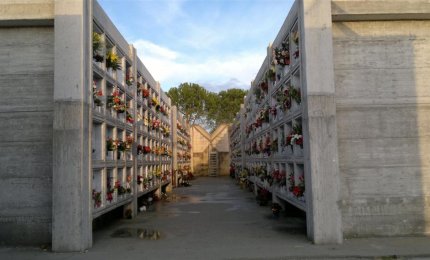 Loculi senza tetto, l'incompiuta del 'nuovo' cimitero
