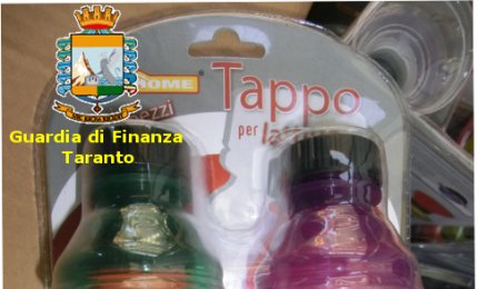 Sequestrati a Taranto 21600 falsi tappi della Coca-Cola