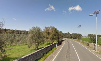 Quei misteriosi pannelli fotovoltaici sui pali di via Guidano