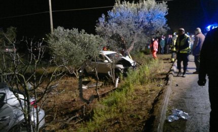Due auto si urtano e volano fuori strada sulla provinciale 352, in prognosi riservata un trentenne di Noha