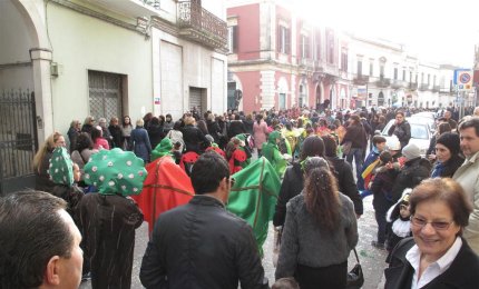 Sfilata di Carnevale. "L'Amministrazione si prende meriti che non ha, anzi dovrebbe recitare il mea culpa"