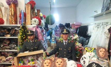 Tutela dei consumatori, sequestrati a negozio cinese 1400 articoli di carnevale