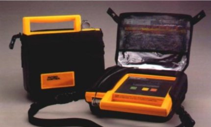 Il Rotary offre un defibrillatore al Comune di Galatina