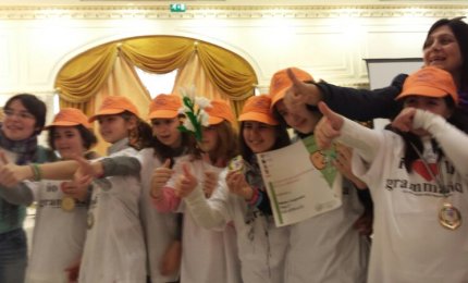 Le ragazze della Quinta B del Polo 1 di Galatina vincono a Larino le olimpiadi della lingua italiana