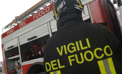 Lancia Delta data alle fiamme nei pressi di Collemeto
