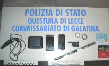 Copiavano i dati dei postamat inseriti nello sportello di via Corigliano a Galatina, arrestati due bulgari