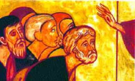 Mostrò loro le mani e il fianco