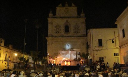 La forza della fede cantata in via Turati